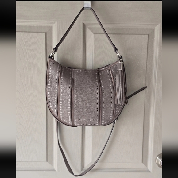 Michael Kors Hobo Bag Brooklyn Grommet Large Leather Studded Women Tassles Y2k - Picture 4 of 16